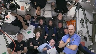 Primera misión privada al espacio se acopla a la Estación Espacial Internacional