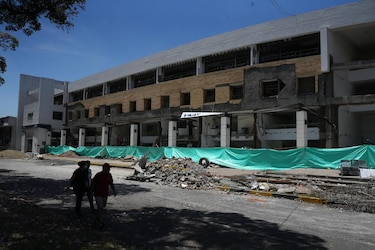 Cali intenta retomar sus actividades mientras reconstruye sus calles y enfrenta el duelo