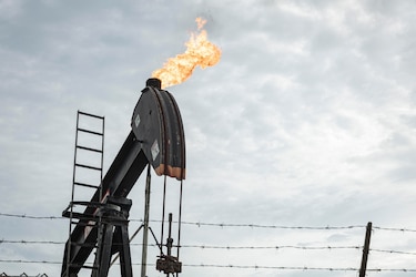 Estados Unidos anuncia la suspensión temporal de sanciones petroleras 