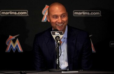Jeter se estrena en su nuevo rol,  ahora como dueño de equipo