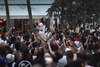 Toque de queda en Miami Beach por incontrolable multitud de turistas