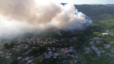Últimos focos del incendio de cerro Patacón están siendo mitigados; se reanuda la recepción de desechos