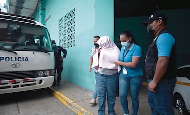 Albergues: tres mujeres detenidas; protestas siguen