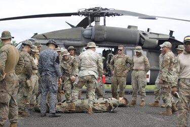 Marines de Estados Unidos extienden entrenamiento de supervivencia en la selva panameña hasta 2026