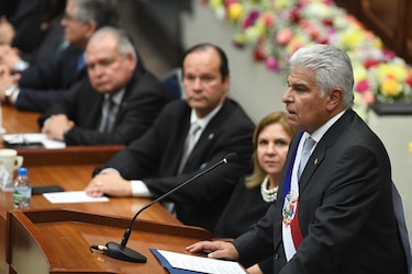 ‘Cuando las fuerzas políticas no puedan hablar, estaremos en problemas’: Mulino sobre reunión con diputados de Vamos