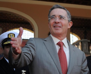 Uribe denuncia amenazas de las FARC a candidatos de su partido