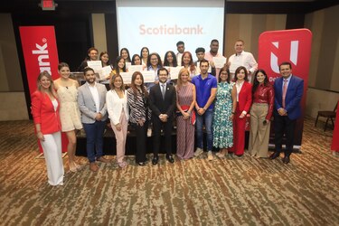 Scotiabank y la U Del Istmo otorgan becas a jóvenes con historias inspiradoras