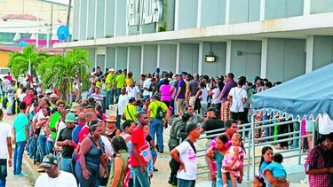 Entregan primeros boletos para inauguración del Canal ampliado