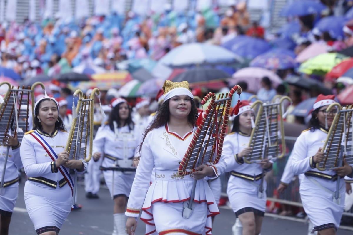 Desfile de Navidad ‘Ciudad de las Estrellas’ llena de color la calle 50