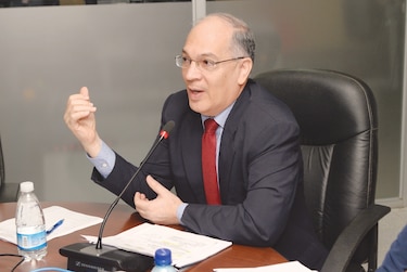 Arbitraje con la minera debe ser manejado con ‘inteligencia y cautela’: procurador González