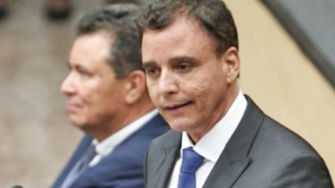 Contralor Solís corrige y anuncia el fin de los gastos de movilización