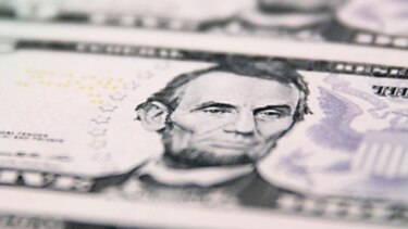 Ecuador negocia financiamiento con el FMI