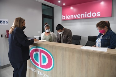 Diputados disidentes del CD responden con un recurso legal: piden la expulsión de Roux
