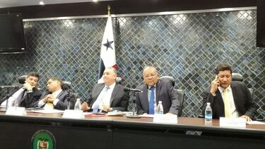 Comisión de Credenciales aprueba método de consultas para ratificación
