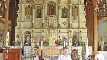 Piden recursos para restaurar iglesia