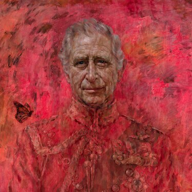 El Palacio de Buckingham revela el primer retrato oficial de Carlos III tras su coronación