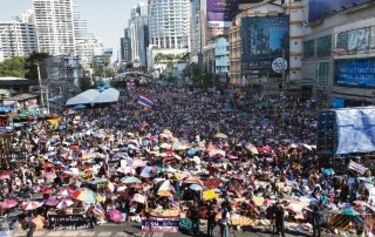 Opositores ocupan Bangkok