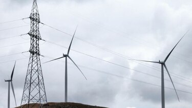 Eólica y solar restan terreno a fuentes tradicionales