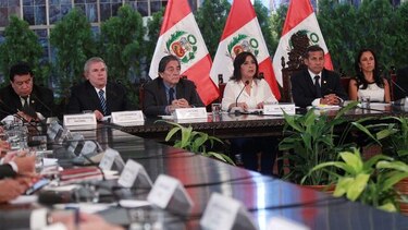 Perú cierra temporalmente su dirección de inteligencia, acusada de espiar a políticos