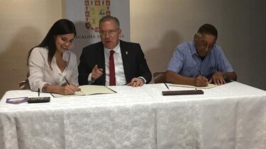 Alcalde José Luis Fábrega firma nuevo convenio con oenegés para subsidios