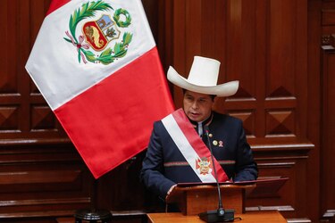 Perú: Allanan oficinas del partido del presidente Pedro Castillo por investigación sobre lavado