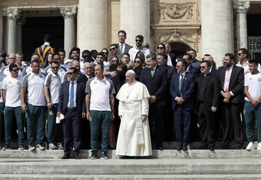 Papa Francisco recibe a sobrevivientes del Chapecoense