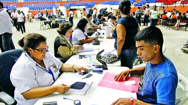 Nuevas reglas para legalizar extranjeros