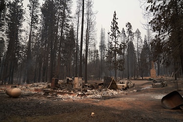 Nuevo incendio forestal explota cerca de la capital de California