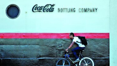 Bajas calorías impulsan negocio de Coca-Cola