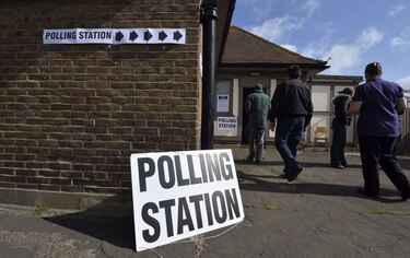 Abren los colegios electorales en el Reino Unido