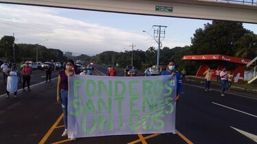 Trabajadores de fondas en Los Santos piden respuestas del gobierno para enfrentar la crisis