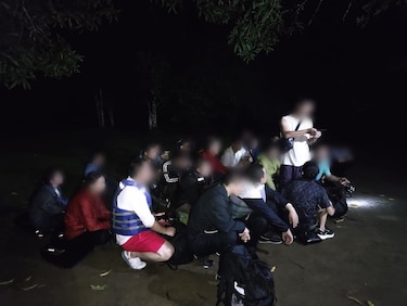 Una migrante muere y otros 24 fueron rescatados en una embarcación cerca de playa Cocalito