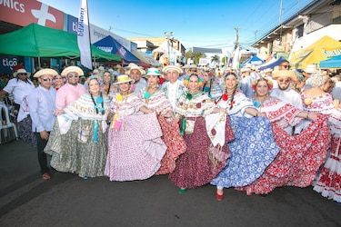 Banco General vuelve a brillar en el Desfile de las Mil Polleras 2026