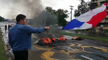 Estudiantes de la Universidad de Panamá vuelven a cerrar la vía Transístmica