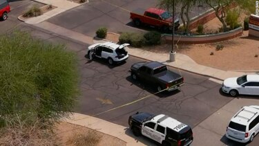 Un muerto y una docena de heridos en tiroteos desde vehículo en Arizona