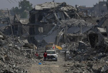 El Ejército de Israel recibe de la Cruz Roja los cuerpos de tres supuestos rehenes en Gaza