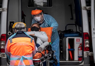 La OMS reporta récord en número de casos de coronavirus en un solo día en todo el mundo