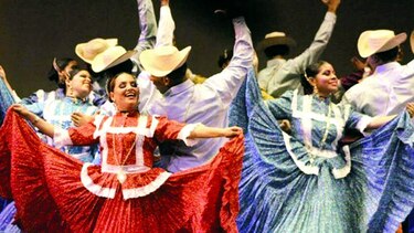 Danzas para representar la patria