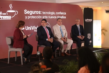 Café con La Prensa: Tecnología y nuevos riesgos marcan el debate sobre el futuro de los seguros