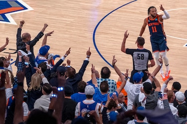 Los Knicks ganan contra viento y marea