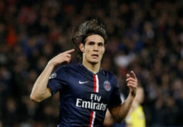Cavani mantiene con opciones al PSG, pero Chelsea saca ventaja