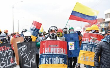 Tres muertos en protesta al cumplirse un mes de la crisis