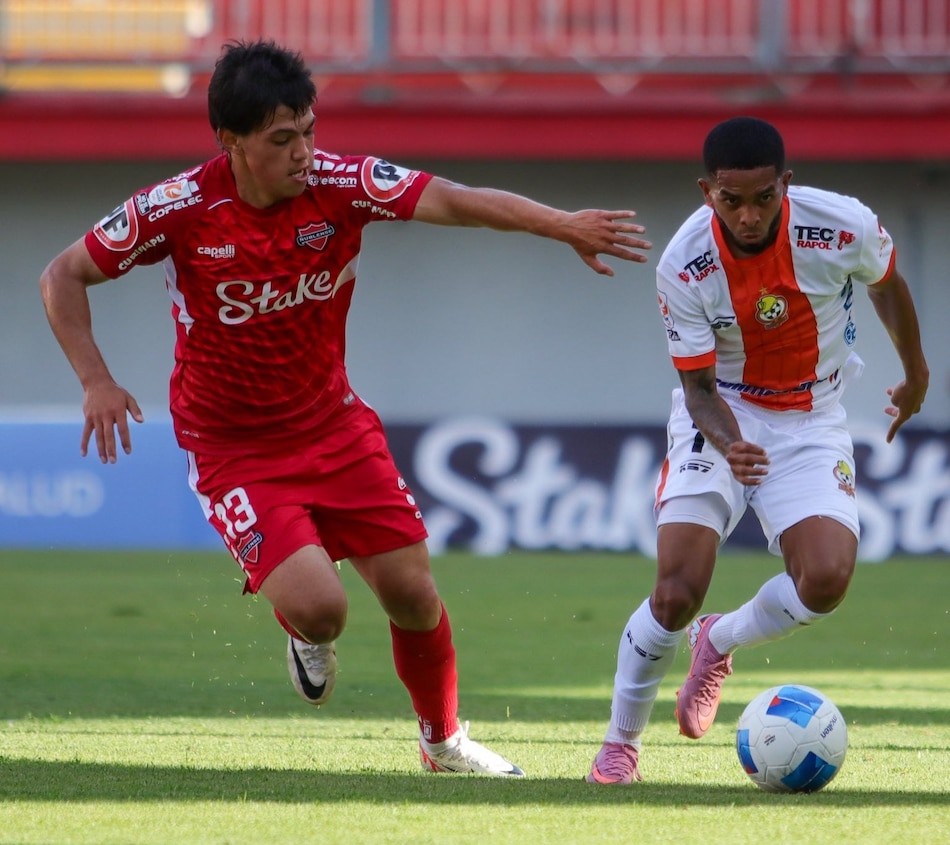 César Yanis renueva con Cobresal y jugará la Copa Sudamericana