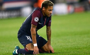 Neymar dice que le falta solo un mes para recuperarse de su lesión