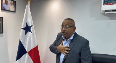 Entre contratos y conflictos de interés: el voto de Raúl Pineda contra la transparencia