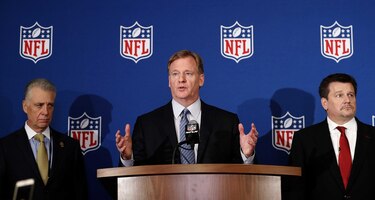 NFL restringe protestas durante el himno