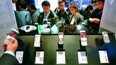 Informe de FDA no ve vínculo entre los teléfonos celulares y el cáncer