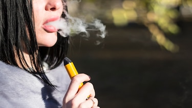 Primer caso de un menor con síndrome pulmonar por vapeo enciende las alertas en Costa Rica