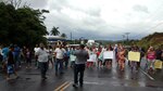 Moradores de Nueva Providencia cierran la Transístmica