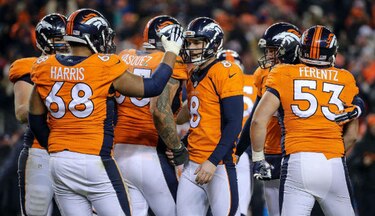 Broncos vencen a Bengals y aseguran el pase a 'playoff'